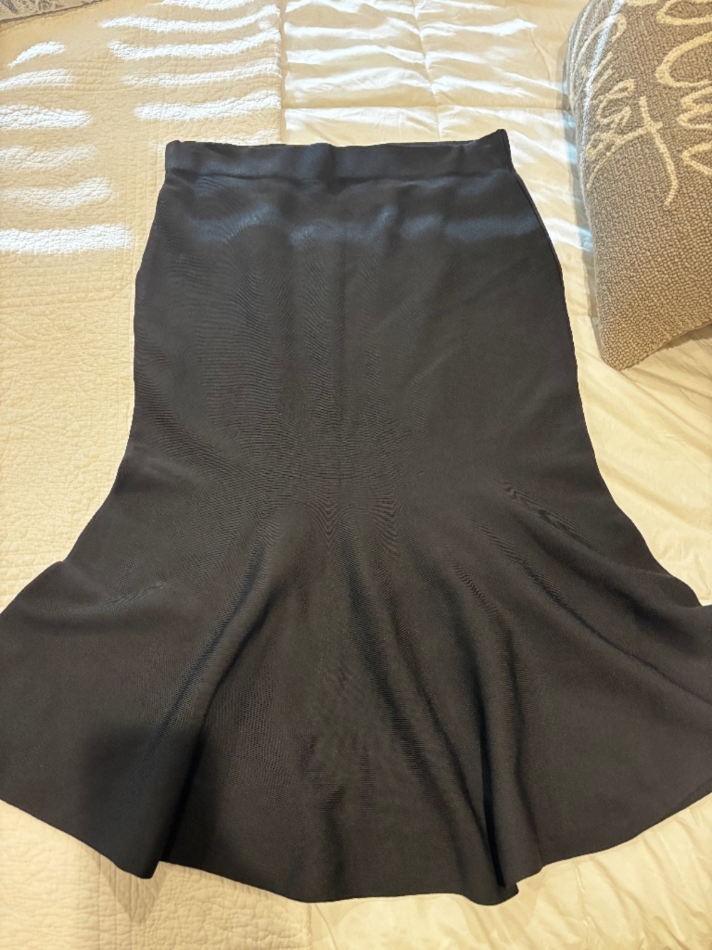 White House Black Market trumpet style skirt